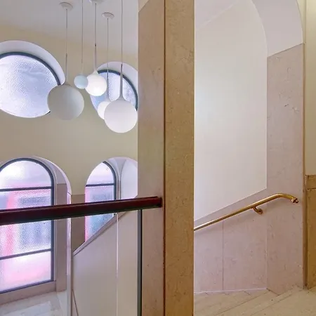 Contempora - Cavallotti 13 - B22 * Milano